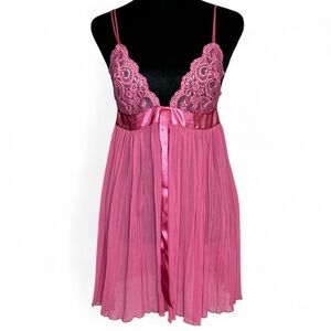 VICTORIA’S SECRET  Pink Lace Chemise M, With Adjustable Straps. NWOT
